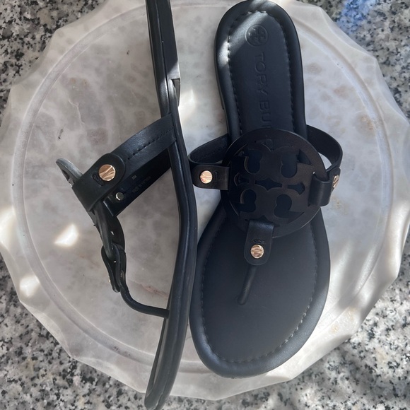 TORY BURCH | Miller Sandal - Picture 10 of 16